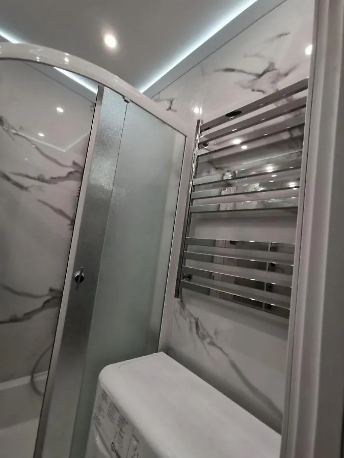 Apartment Видовая 25: Panoramic High-Rise Retreat Kyiv